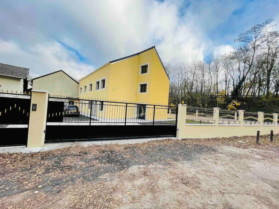 Masion Belle Vue Apartment ซาร์คเซลส์ ภายนอก รูปภาพ